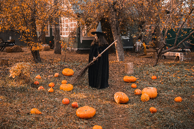 Ideen für günstige, gruselige und lustige Halloween Party