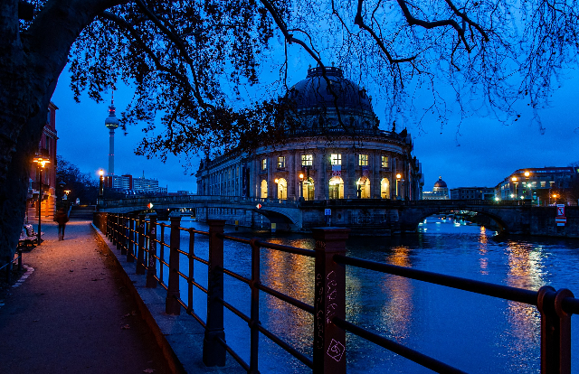 Der prächtige Bodemuseum in der Nacht