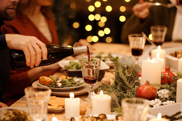 Roter Wein zu Weihnachten